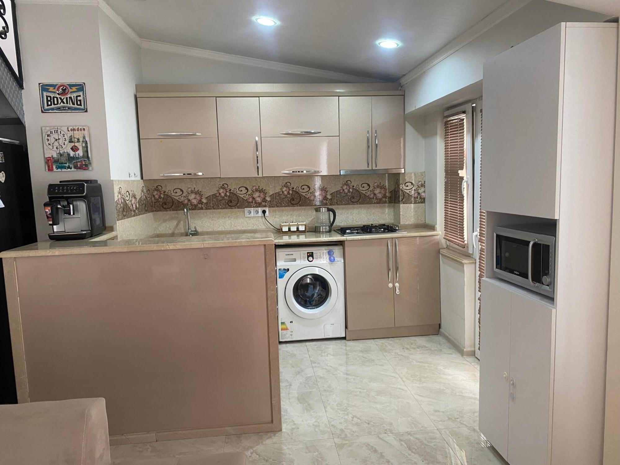 Big Flat In Batumi Apartment Bagian luar foto