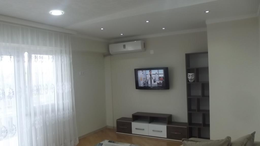 Big Flat In Batumi Apartment Bagian luar foto